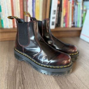 Dr. Martens 2976 Arcadia Chelsea Boot M11 W12